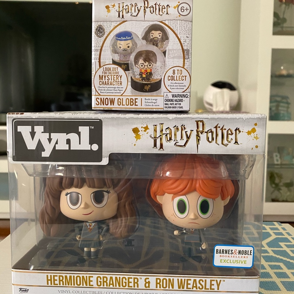 Harry Potter Funko & Snowglobe Bundle